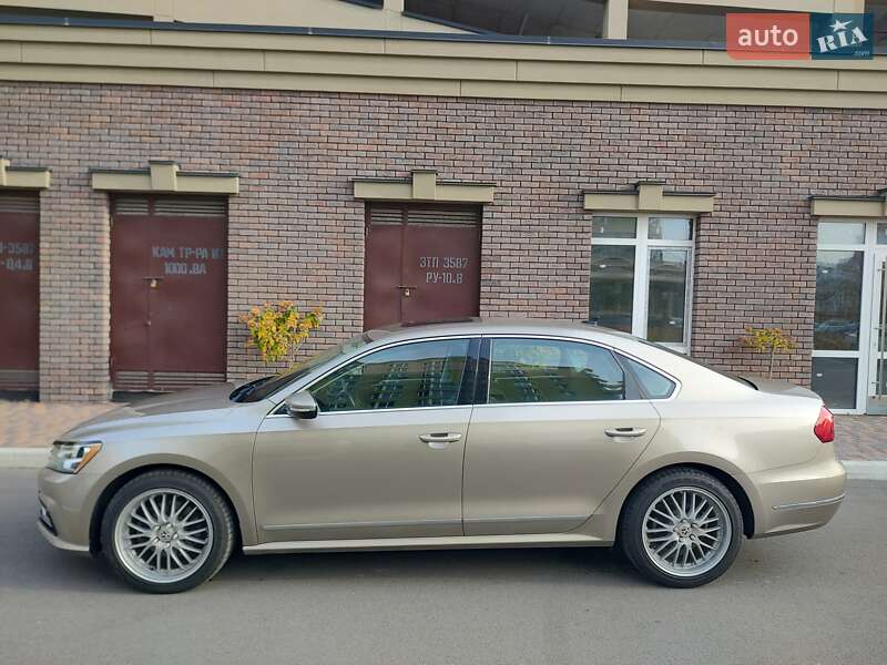 Седан Volkswagen Passat 2016 в Киеве