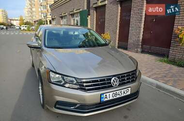 Седан Volkswagen Passat 2016 в Києві