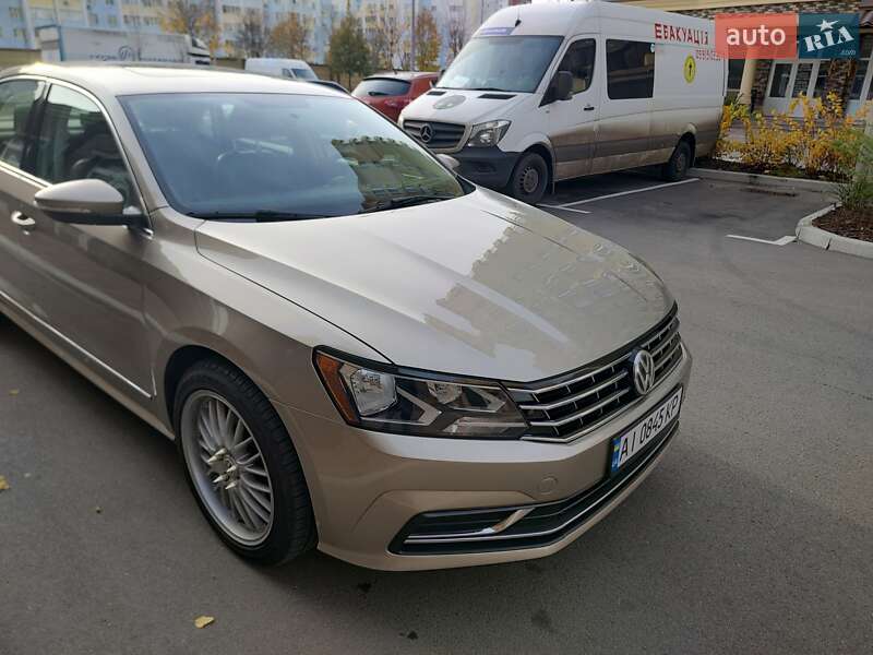 Седан Volkswagen Passat 2016 в Киеве