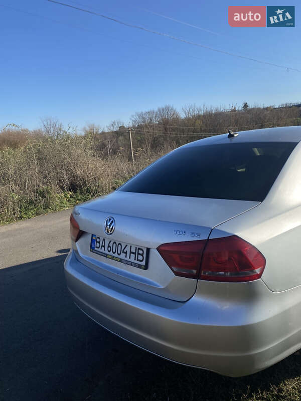 Седан Volkswagen Passat 2013 в Кропивницком