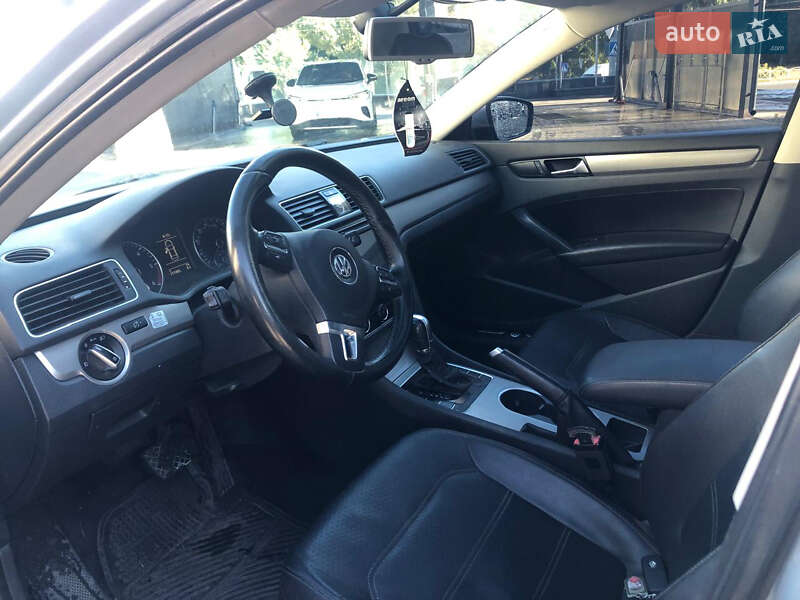 Седан Volkswagen Passat 2013 в Кропивницком