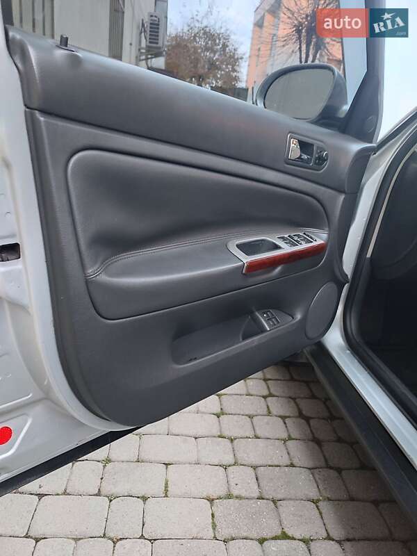 Седан Volkswagen Passat 2005 в Львові