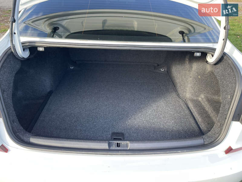 Седан Volkswagen Passat 2018 в Киеве фото 37 Седан Volkswagen Passat 2018 в Киеве