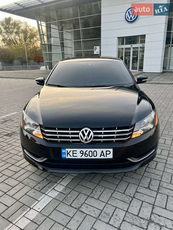 Седан Volkswagen Passat 2012 в Дніпрі
