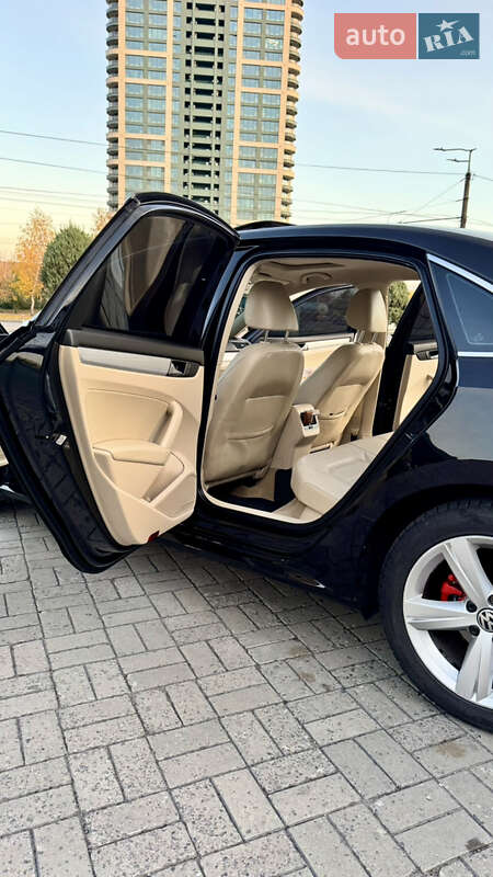 Седан Volkswagen Passat 2012 в Дніпрі