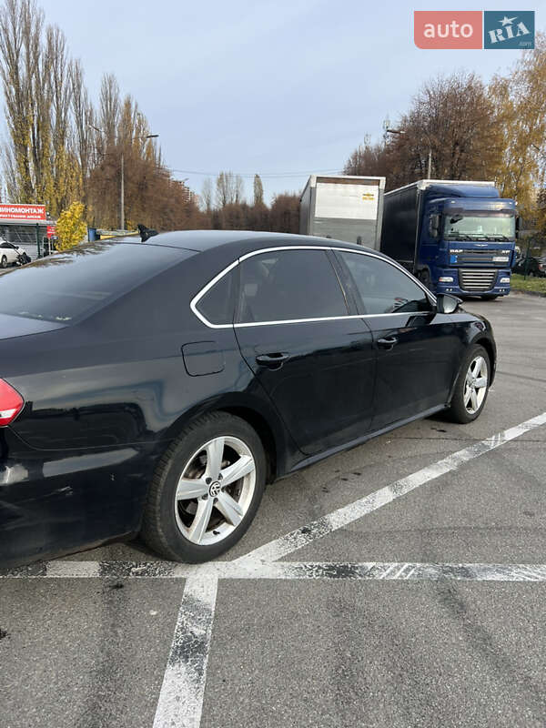 Седан Volkswagen Passat 2012 в Киеве