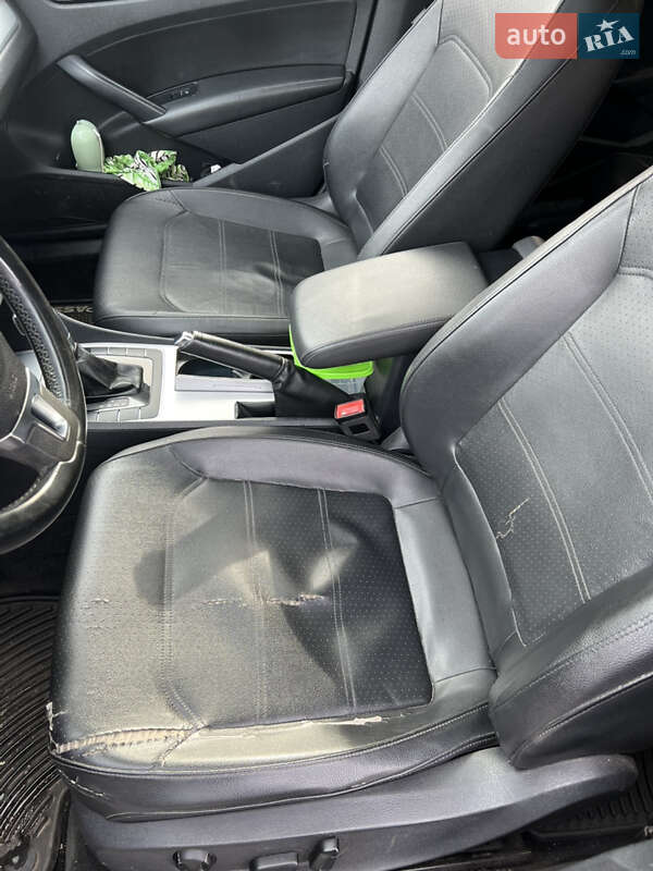 Седан Volkswagen Passat 2012 в Киеве