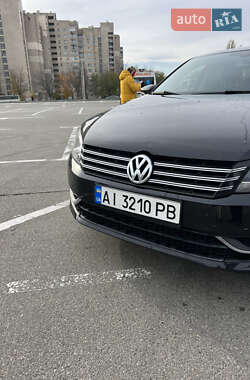 Седан Volkswagen Passat 2012 в Киеве
