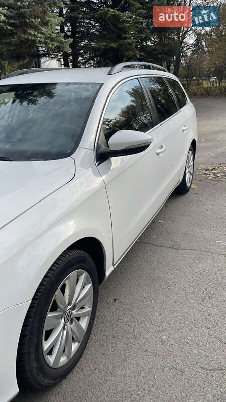 Универсал Volkswagen Passat 2012 в Луцке фото 2 Универсал Volkswagen Passat 2012 в Луцке