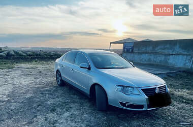 Седан Volkswagen Passat 2010 в Южноукраинске