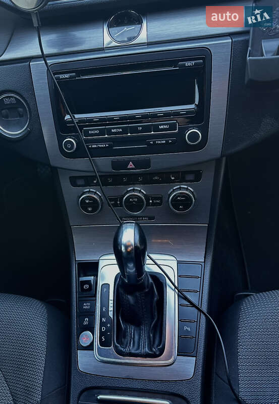 Универсал Volkswagen Passat 2012 в Луцке