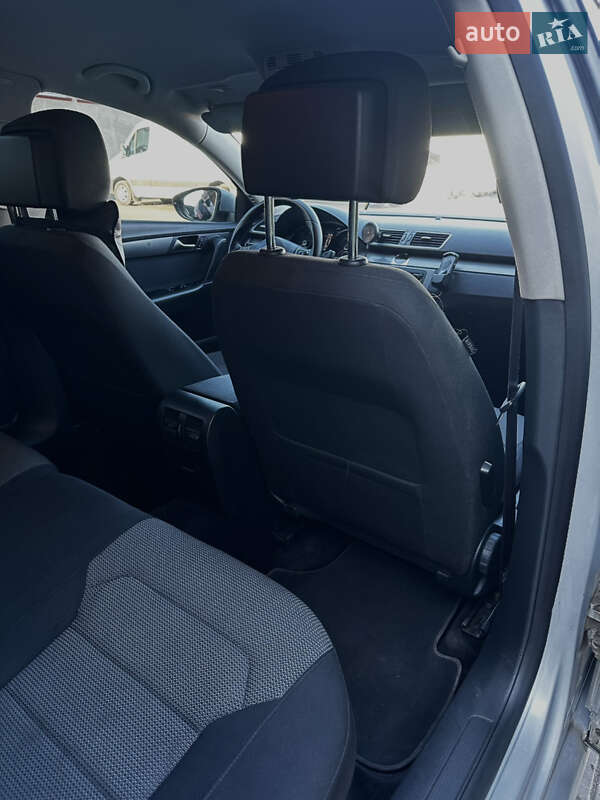 Универсал Volkswagen Passat 2012 в Луцке