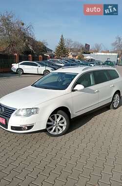 Универсал Volkswagen Passat 2009 в Киеве