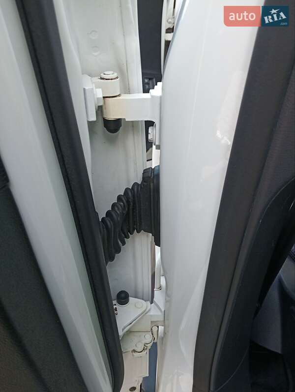 Универсал Volkswagen Passat 2009 в Киеве фото 25 Универсал Volkswagen Passat 2009 в Киеве