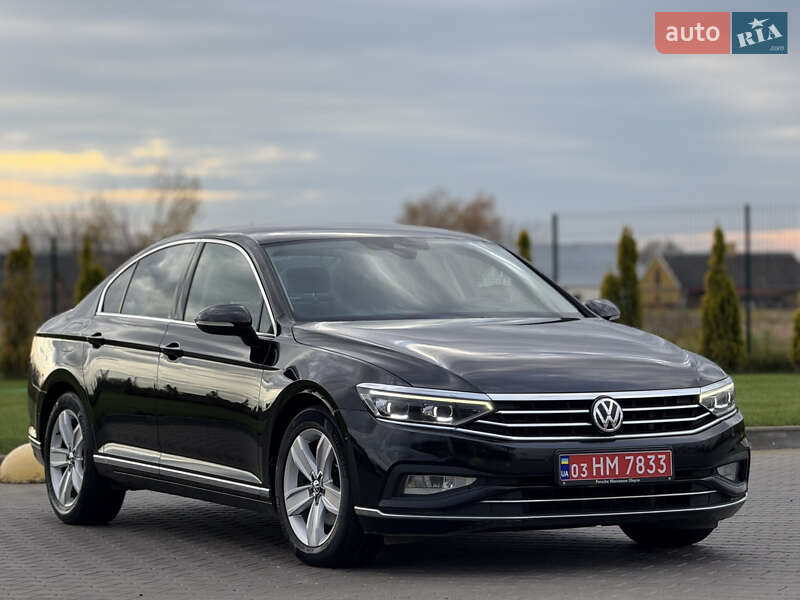 Седан Volkswagen Passat 2019 в Луцьку