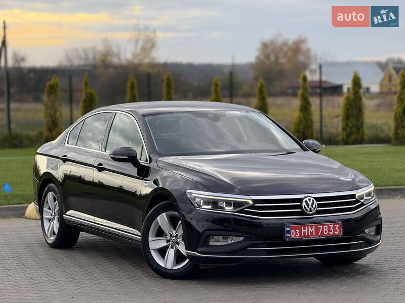 Седан Volkswagen Passat 2019 в Луцьку
