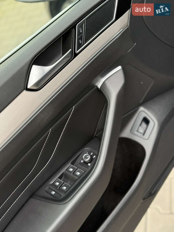 Седан Volkswagen Passat 2019 в Луцьку