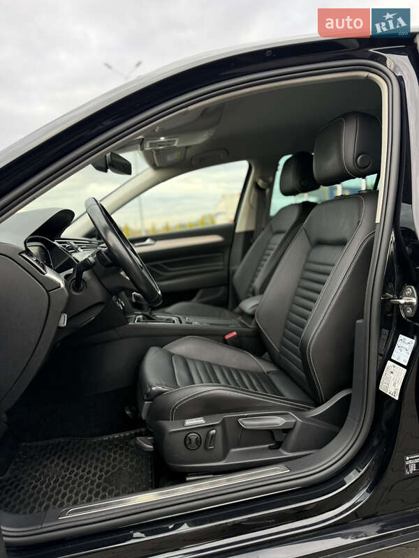 Седан Volkswagen Passat 2019 в Луцьку