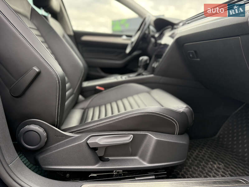 Седан Volkswagen Passat 2019 в Луцьку