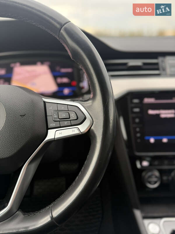Седан Volkswagen Passat 2019 в Луцьку