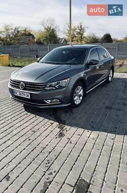 Седан Volkswagen Passat 2015 в Павлограде