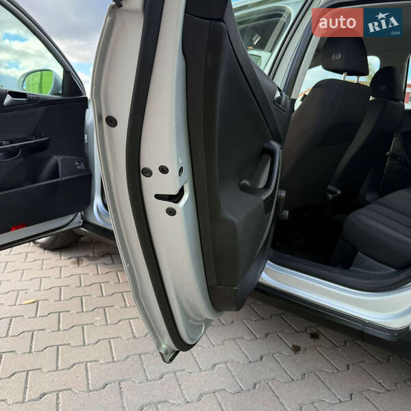 Седан Volkswagen Passat 2009 в Виннице