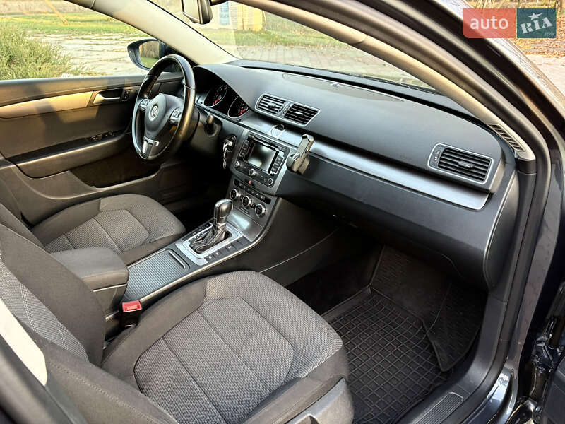 Універсал Volkswagen Passat 2014 в Джулинці