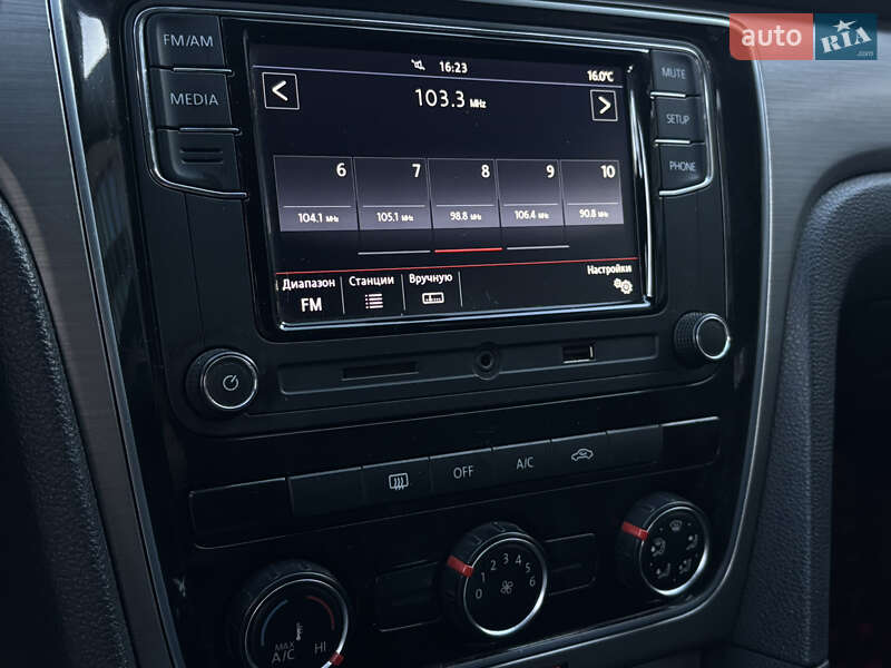 Седан Volkswagen Passat 2012 в Николаеве