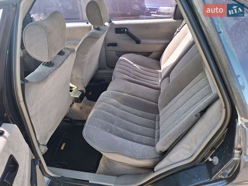 Седан Volkswagen Passat 1992 в Немирове фото 3 Седан Volkswagen Passat 1992 в Немирове