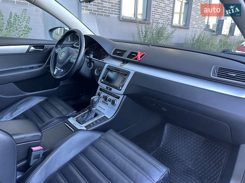 Універсал Volkswagen Passat 2014 в Львові