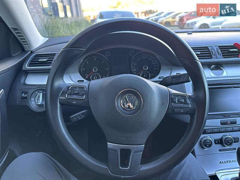 Універсал Volkswagen Passat 2014 в Львові