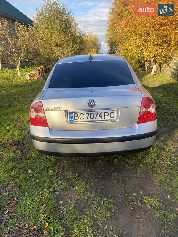 Седан Volkswagen Passat 2002 в Львові