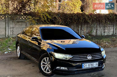 Седан Volkswagen Passat 2015 в Мукачевому