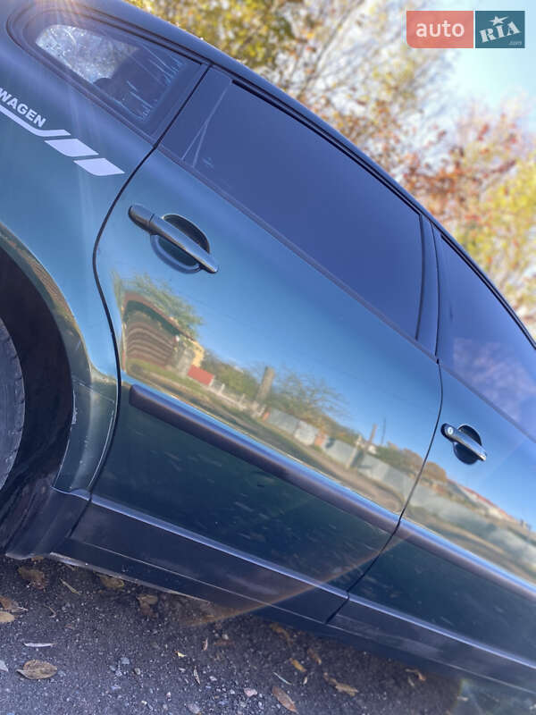 Седан Volkswagen Passat 1999 в Бориславе