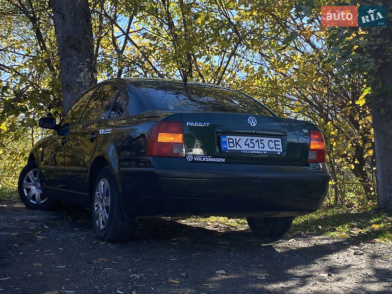 Седан Volkswagen Passat 1999 в Бориславе