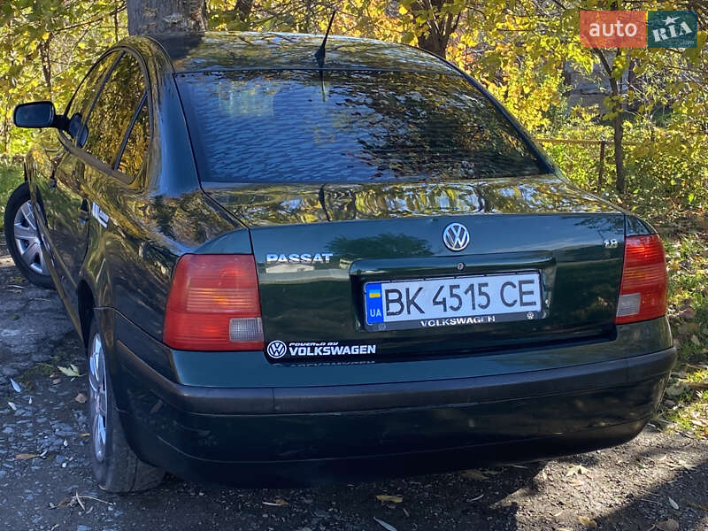 Седан Volkswagen Passat 1999 в Бориславе