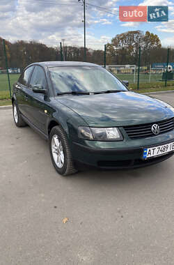 Седан Volkswagen Passat 1998 в Ивано-Франковске