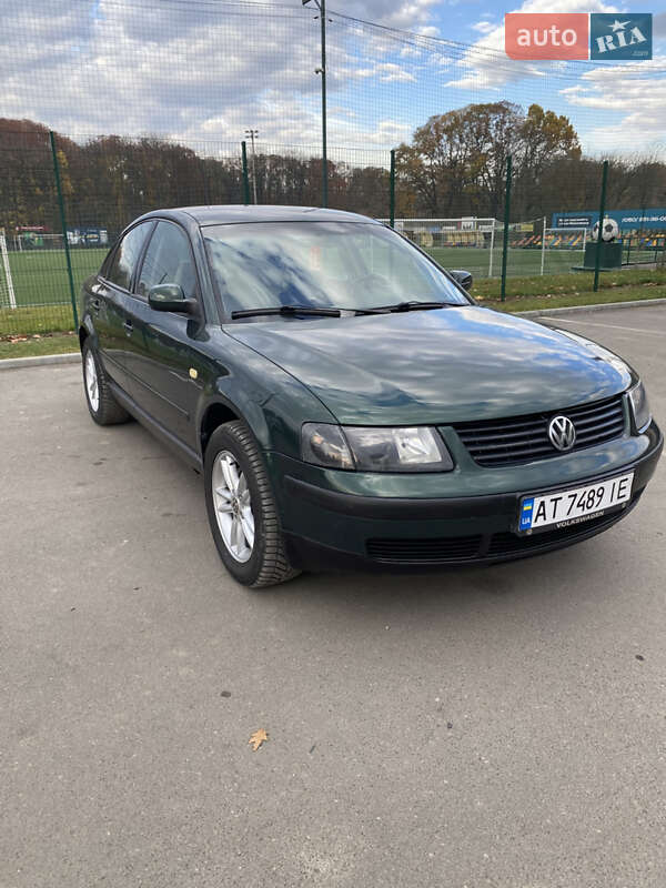 Седан Volkswagen Passat 1998 в Ивано-Франковске