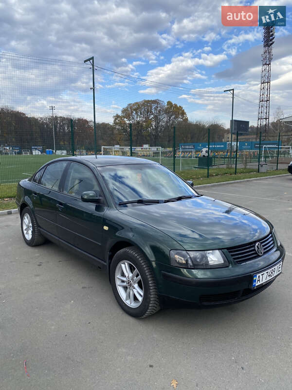 Седан Volkswagen Passat 1998 в Ивано-Франковске