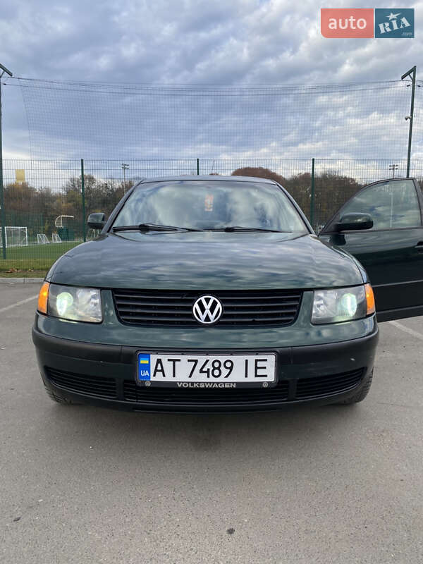 Седан Volkswagen Passat 1998 в Ивано-Франковске