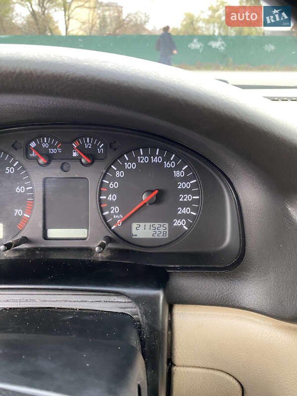 Седан Volkswagen Passat 1998 в Ивано-Франковске