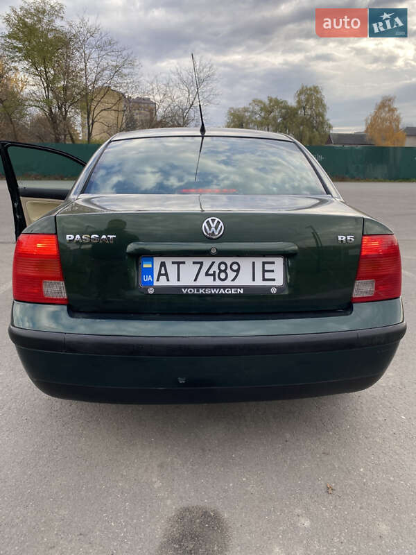 Седан Volkswagen Passat 1998 в Ивано-Франковске