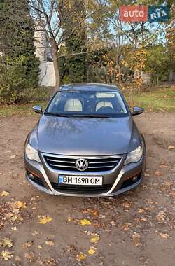Седан Volkswagen Passat 2009 в Одессе