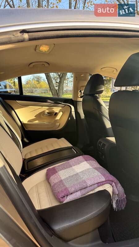 Седан Volkswagen Passat 2009 в Одессе