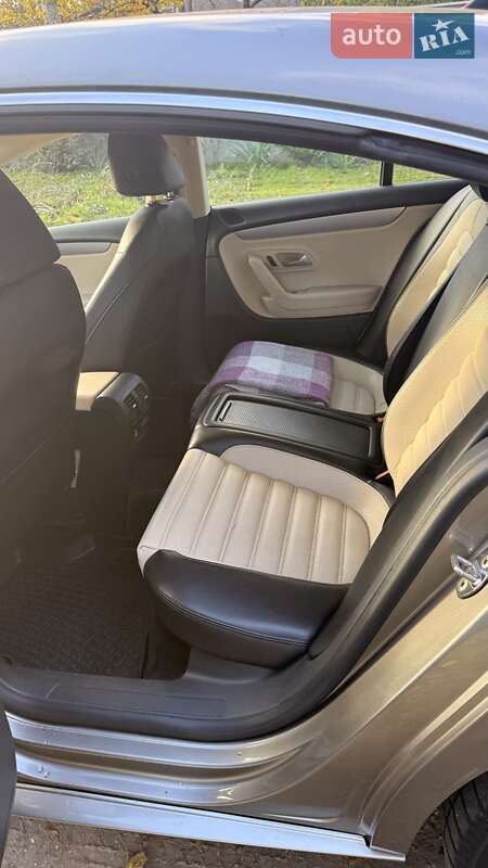 Седан Volkswagen Passat 2009 в Одессе