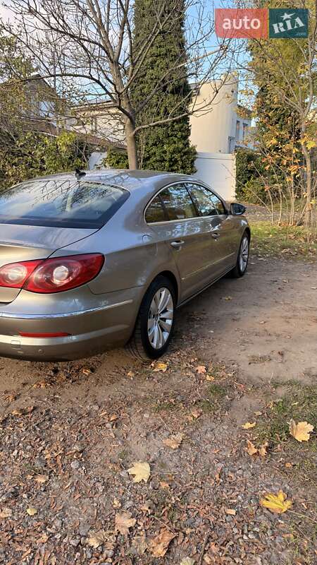 Седан Volkswagen Passat 2009 в Одессе