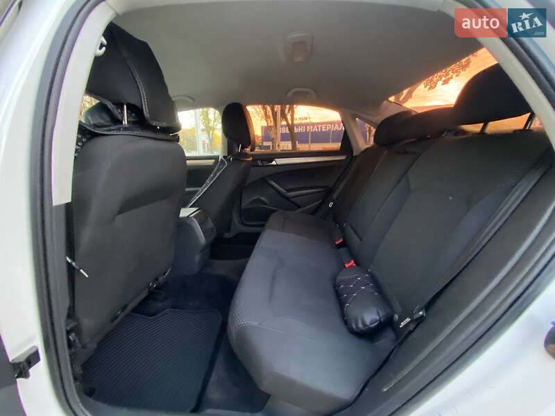 Седан Volkswagen Passat 2014 в Днепре фото 15 Седан Volkswagen Passat 2014 в Днепре
