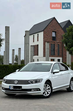Седан Volkswagen Passat 2015 в Умани