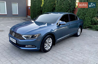 Седан Volkswagen Passat 2018 в Тернополе