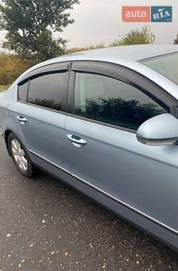 Седан Volkswagen Passat 2006 в Луцке